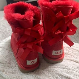 ♥️Ugg Boots Bow Red Size 6 ♥️